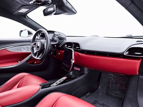 Used 2024 McLaren Artura RWD image 56