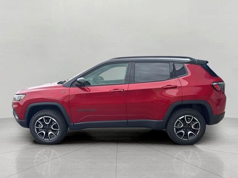 Used 2025 Jeep Compass Trailhawk AWD/4WD image 34