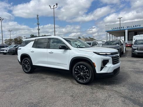 New 2026 Chevrolet Traverse LT w/ Sun and Wheel Package FWD image 1