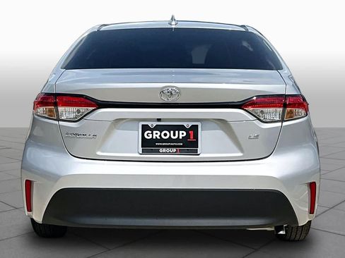 Used 2026 Toyota Corolla LE FWD image 5