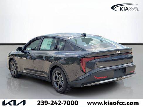 New 2026 Kia K4 FWD image 4