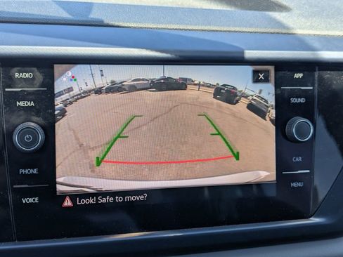 Used 2022 Volkswagen Taos SE image 17