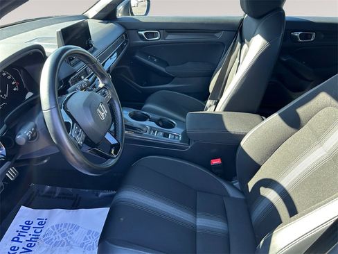 Used 2023 Honda Civic Sport image 9