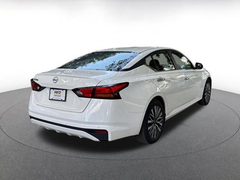 Used 2025 Nissan Altima 2.5 SV FWD image 7