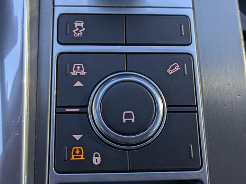 Used 2022 Land Rover Range Rover Sport SE image 28