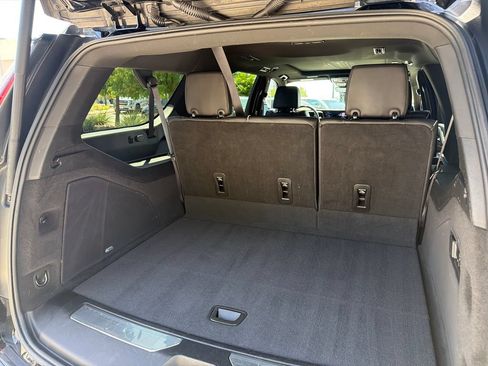 Used 2022 Cadillac Escalade ESV Premium Luxury AWD/4WD image 42