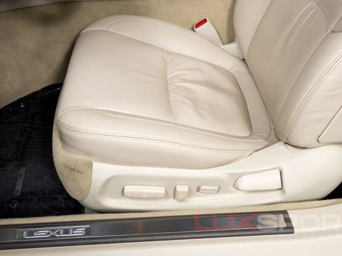 Used 2010 Lexus SC 430 Convertible image 25