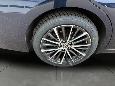 Used 2024 Lexus ES 350 w/ Premium Package FWD image 8