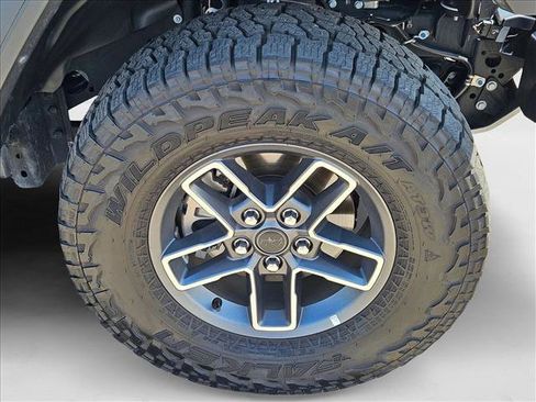 Used 2025 Jeep Gladiator Mojave w/ Convenience Group image 21