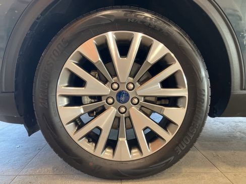 Used 2022 Ford Escape Titanium w/ Class II Trailer Tow Package image 9