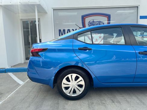 Used 2024 Nissan Versa S w/ Trunk Package image 18