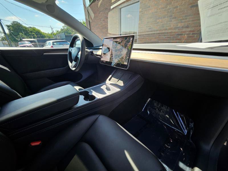 Used 2024 Tesla Model Y Long Range AWD/4WD image 57