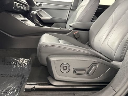 Used 2025 Audi Q3 2.0T Premium w/ Convenience Package AWD/4WD image 21