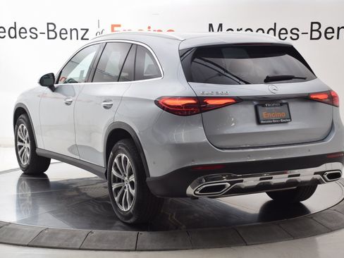 Certified 2025 Mercedes-Benz GLC 300 image 4