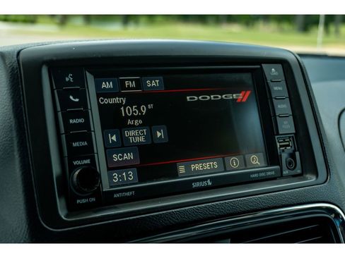 Used 2017 Dodge Grand Caravan SXT FWD image 24