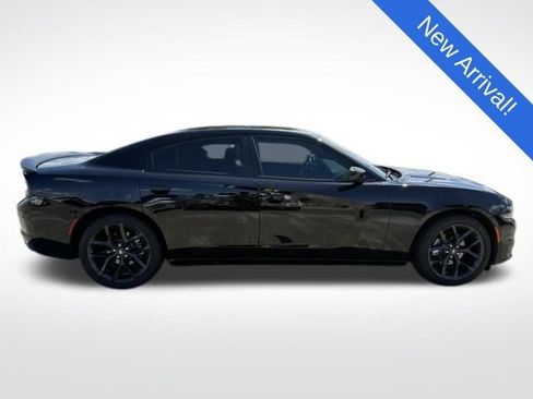 Used 2022 Dodge Charger SXT w/ Blacktop Package RWD image 8