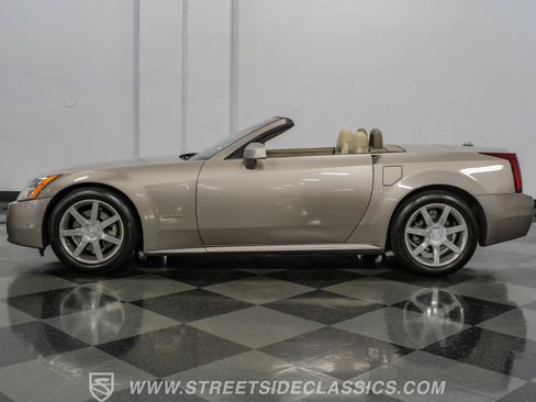 Used 2005 Cadillac XLR RWD image 7