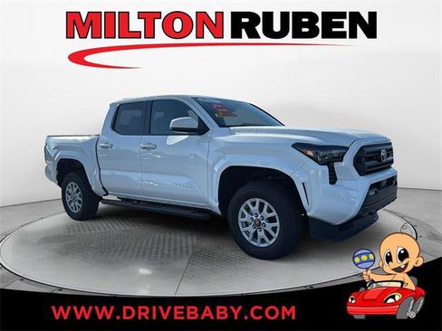 Certified 2025 Toyota Tacoma SR5 image 1