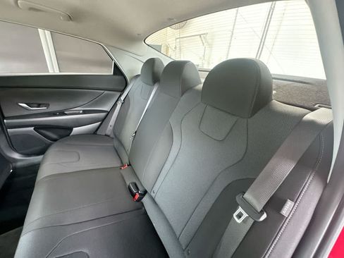 Used 2025 Hyundai Elantra SE FWD image 22