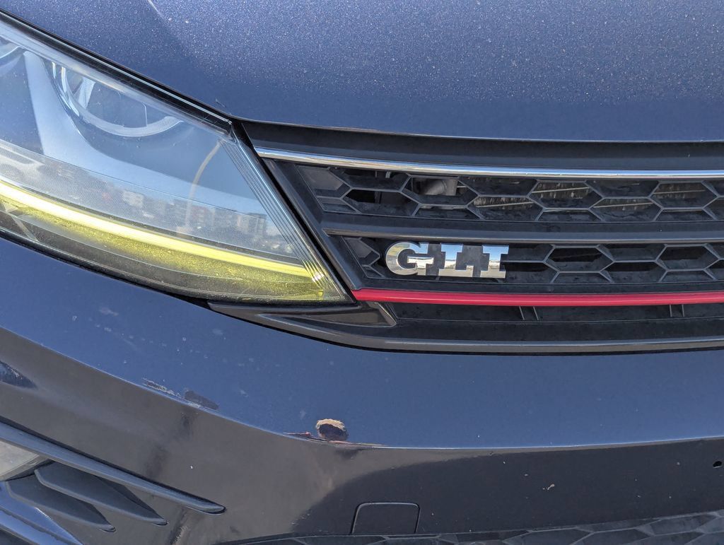 Used 2018 Volkswagen Jetta GLI FWD image 11