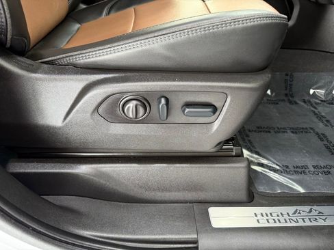 Used 2023 Chevrolet Silverado 3500 High Country w/ Z71 Off-Road Package image 23