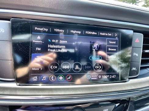 Used 2023 Buick Enclave Essence FWD image 13