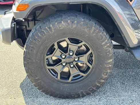 Used 2021 Jeep Gladiator Sport AWD/4WD image 12