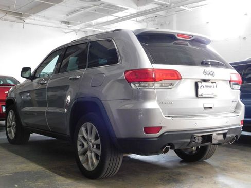 Used 2017 Jeep Grand Cherokee Limited w/ Luxury Group II AWD/4WD image 2