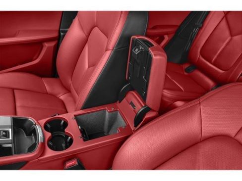 Used 2025 Porsche Macan image 17