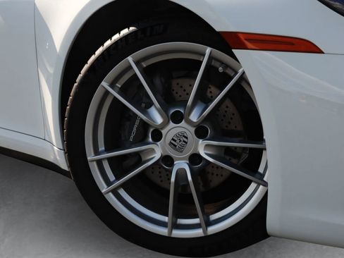 Used 2024 Porsche 911 Carrera RWD image 10