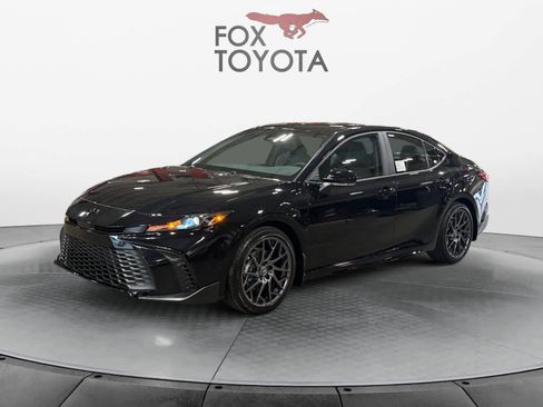 New 2026 Toyota Camry SE FWD image 1