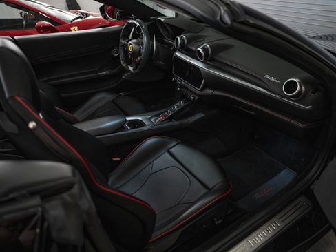 Certified 2019 Ferrari Portofino Convertible image 33