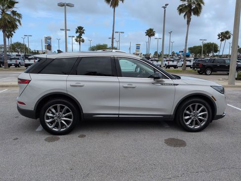 Used 2020 Lincoln Corsair AWD image 3