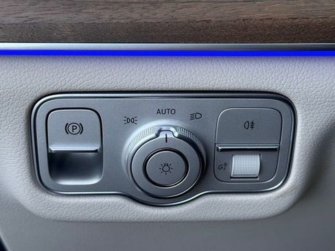 Certified 2025 Mercedes-Benz GLS 450 4MATIC image 19