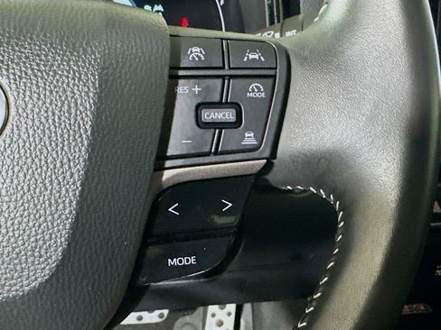 Used 2025 Toyota Camry SE FWD image 17