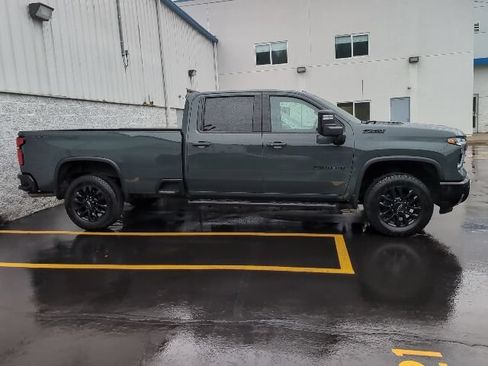 Used 2025 Chevrolet Silverado 2500 LTZ w/ LTZ Plus Package AWD/4WD image 2