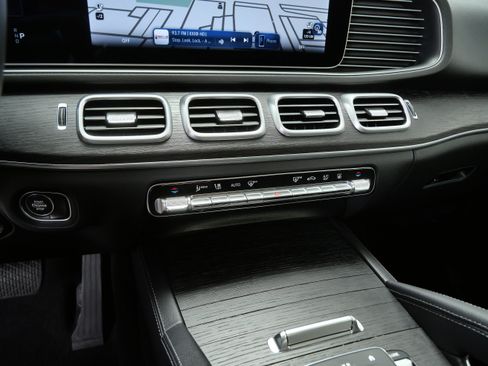 Certified 2025 Mercedes-Benz GLE 450e 4MATIC w/ AMG Line Exterior image 21