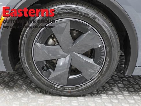 Used 2024 Toyota Prius LE image 31