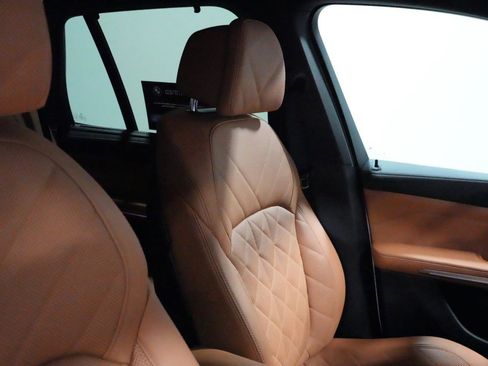 Certified 2024 BMW X5 xDrive40i w/ Premium Package AWD/4WD image 34