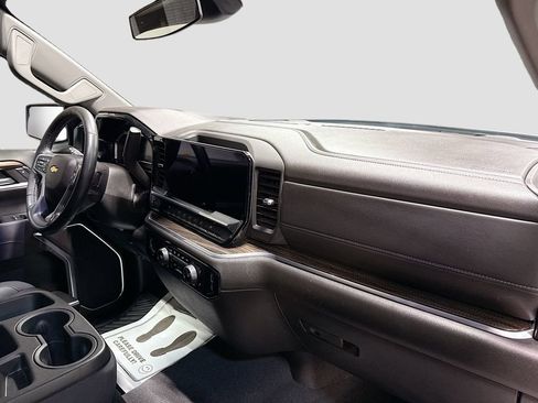 Used 2024 Chevrolet Silverado 1500 LT image 29