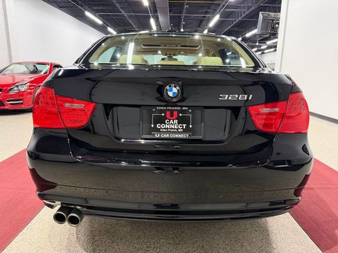 Used 2011 BMW 328i xDrive Sedan image 17