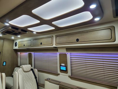 Used 2021 Mercedes-Benz Sprinter 3500 image 62