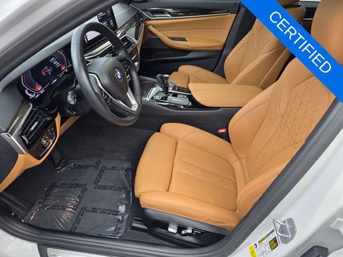 Used 2023 BMW 530i w/ Premium Package RWD image 9