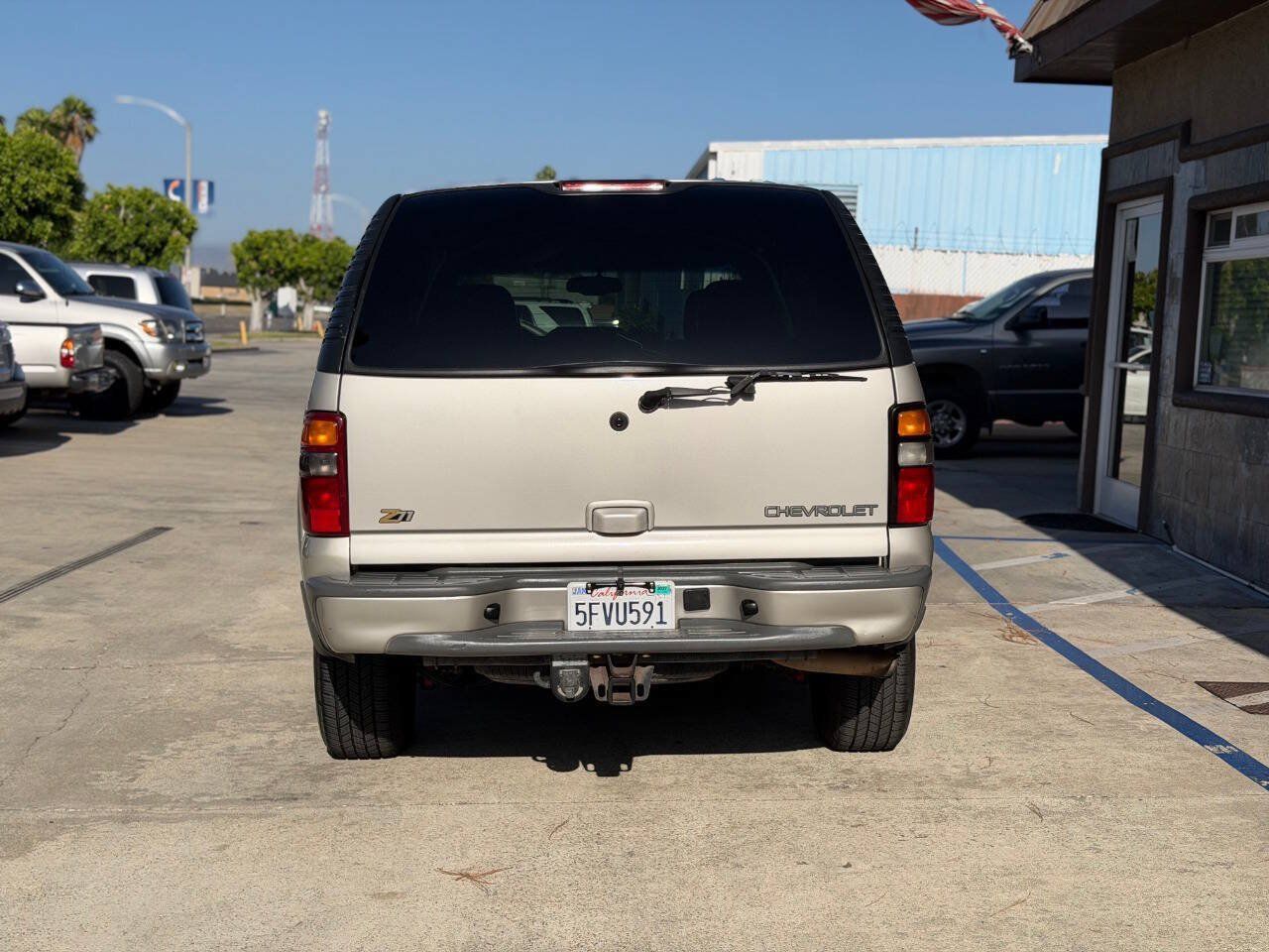 Used 2004 Chevrolet Tahoe Z71 w/ Z71 Preferred Equipment Group AWD/4WD image 9