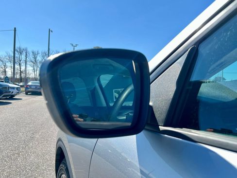 Used 2021 Ford Escape SE w/ SE Sport Appearance Package image 12