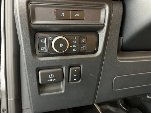 Used 2022 Ford Expedition Max Platinum AWD/4WD image 15