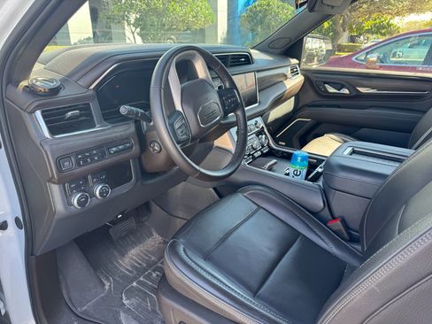 Used 2024 GMC Yukon Denali image 5