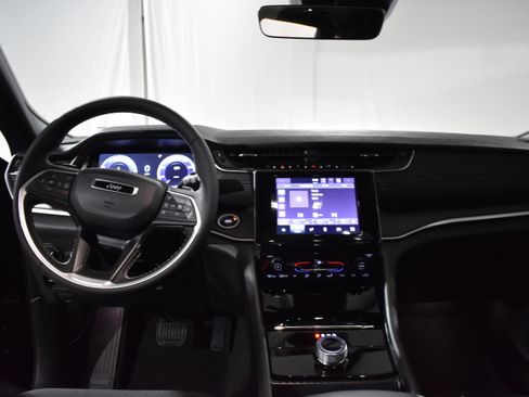 New 2025 Jeep Grand Cherokee Laredo X image 31