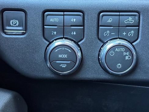New 2026 GMC Sierra 1500 SLE w/ X31 Off-Road Package AWD/4WD image 30