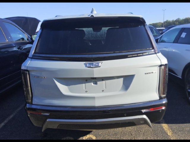 Used 2026 Cadillac Vistiq Sport w/ LPO, Floor Liner Package AWD/4WD image 4